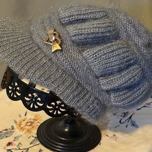 Source Unknown Gray Knit Beret with Gold Bow